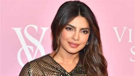 priyanka chopra naked|Priyanka Chopra sublime en lingerie apparente sous une robe